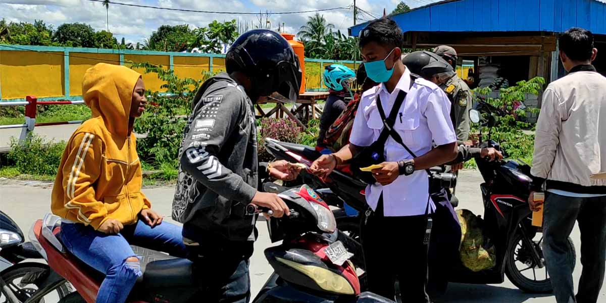 parkir-di-pasar-sentral-timika-tak-gratis-lagi